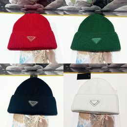 Designer bonnet for woman mens beanie skull cap autumn winter hat designer pink blue green black solid Colour knitted luxury hat trendy classic pj019