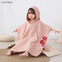 Handdukar Retlar Muslin Baby Hooded Poncho Handduk Children Hooded Bath Thandduk Mjuka barn Beach Bathing Stuff Spädbarn Washcloth 231010