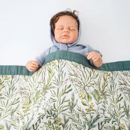 Blankets Swaddling Happyflute Digital Print Muslin Bamboo Cotton Baby Swaddle Soft born 4Layers Gauze Infant Wrap Sleepsack 231009