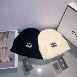 Designer Miui Miui Hat New miumius Knitted Hat Black and White Simple Versatile Woolen Hat Autumn and Winter Net Red Recommended Warm and Cold Hat