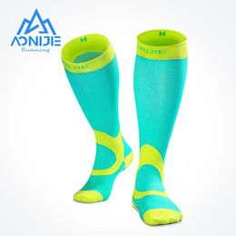 Sports Socks AONIJIE E4069 Compression Socks Stockings Athletic Fit for Running Marathon Soccer Cycling Nurses Shin Splints Sports Oudtoor 231009