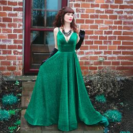 Sparkly Green A Line Prom Dresses V Neck Spaghetti Strap Long Formal Evening Gowns Empire Backless New Year Party Wear