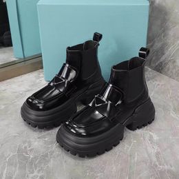 Designer Luxury Boots Women Shoes Platform Base Comfort Embossed Patent Leather brand boots Black Ivory Winter Fashion Motorcycle Martin