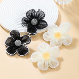Fashion Metal Mesh Flower Earrings for Women's Cute and Minimalist Stud Earings Banquet Jewelry Accessories