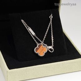 Classic fashion Four-leaf Clover pendant Necklace High quality necklace Designer Jewellery 18K gold plated girls Gift pendant necklace for women