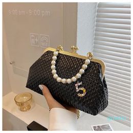 Evening Bags Luxury Women French Minority Shoulder Gold Crossbody Fashion Pearl Chain Shell Clip Small Handbag Clutch