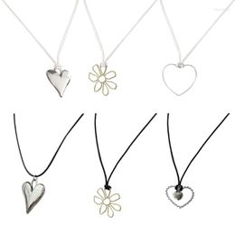 Pendant Necklaces Delicate Tiny Bead Chain Choker Dainty Flower Necklace Simple Y2K Everyday Jewellery For Women Girl