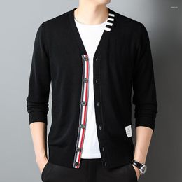 Мужские свитера, легкий роскошный вязаный кардиган с v-образным вырезом в полоску, шерстяной свитер, пальто 2023, осень/зима, корейский тренд, модная мужская одежда