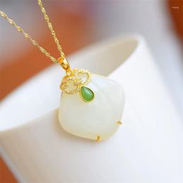 Pendants Elegant White Jade Inlaid Gold Pendant Lady Jewelry Retro Classical 925 Silver Clavicle Necklace Women Ethnic Accessories