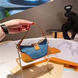 ladies temperament quality shoulder bag underarm handbag chain handbags retro styles fresh classic fashion wild casual wind