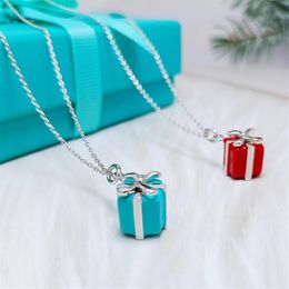 Luxury Gift box pendant necklace female stainless steel couple pendant designer neck jewelry Christmas gift Valentine's Day w301H