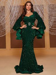 2023 Elegante grüne Mutter der Braut Kleider Langhülle glänzende Bling Appliken Meerjungfrau formelle Abendkleider plus Größe maßgeschneidertes spezielles OCN -Partykleid