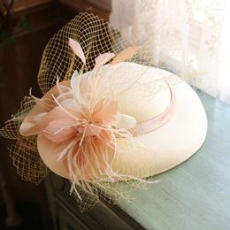 Berets Vintage Elegant Women Large Brim Hat England Wedding Party Fedora Fashion Headwear Formal Flower Hair Accessories