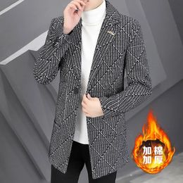 Men's Wool Blends High Quality Winter Plaid Woollen Trench Coat Men Mid Length Casual Business Jacket for Streetwear Social Overcoat 231009