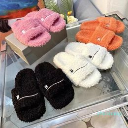 2023-Designer Luxury Slides men women Slippers Ladies Wool Winter Fur Fluffy Furry Warm Letters Sandals Comfortable Fuzzy Girl Flip