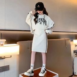 Clothing Sets Girls Spring Autumn Clothes Set Junior Kids Fashion Letter Loose HoodieDresses 2Pcs Outfits Children Sports Suits 231010