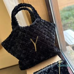 2023 Woman Fur Totes furry handbag designer bag travel tote bag luxurys handbags Soft Winter 2-Piece Composite Purse