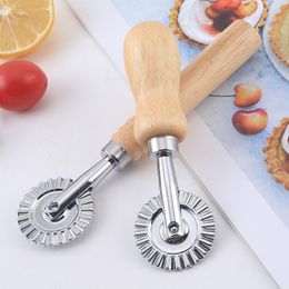 Wooden Handle Stainless Steel Pizza Rugged Wheel Cutter Pizza Knife Kitchen Tools Cut Pizza Tools Kitchen Accessories Q632