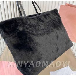 Shopping Bags Luxury Faux Fur Large Tote Bag Designer Soft Plush Women Handbags Pluffy Shoulder Crossbody Warm Winter Big Shopper Purses