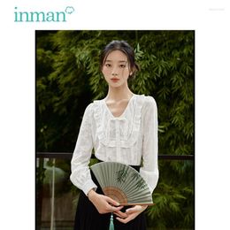 Women's Blouses INMAN Women Blouse 2023 Autumn Long Sleeve V Neck Loose Shirts Chinese Style Buckle Design Embroidery Elegant White Tops