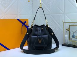 7A Neo Noe Высокое качество Lockme Модный дизайн Женская сумка через плечо Черная мягкая сумка Поворотный замок Съемный регулируемый ремень через плечо