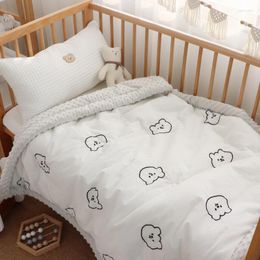 Blankets Baby Quilt Bean Fleece Blanket Comfort Washable Cotton Cartoon Embroidery Spring Autumn Warm Swaddle Cover