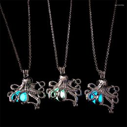 Pendant Necklaces Retro Octopus Luminous Locket Necklace Glowing In The Dark Vintage Jewelry For Women Choker