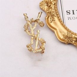 Luxury Women Designer Brand Letter Brooches 18K Gold Plated Inlay Crystal Rhinestone Jewelry Flower Brooch Pin Men Marry Wedding P3004