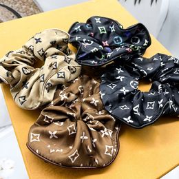 4 Farben Modedesignermarke Double Letter Print Wide Edge Scrunchies Stirnbänder Bonbonfarbene Haarbänder Haarbänder Mädchen Pferdeschwanzhalter Haarschmuck