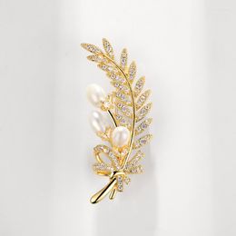 Brooches Elegant Natural Freshwater Pearl Feather Brooch Ladies Men's Suit Coat Pin Accessories Corsage Fashion Jewelry Holiday Gifts