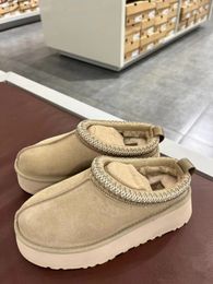 New Australia Classic Uggsity boots tazz designer snow australian women Chestnut winter buckle fur snow Half Knee Short lady Sheepskin wool integrated hair slipper