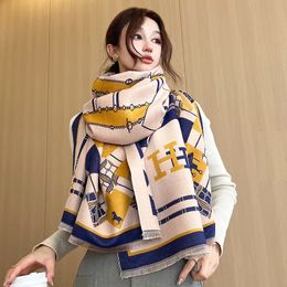 Shawls Woman Fashion European And American Style Retro Horse Printing Imitation Cashmere Shawl Multifunction Decorate Warm Scarf 231011