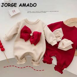 Rompers Winter Baby Girl Romper Red Apricot Long Sleeves Fleece Thick Round Collar Bow Oneck Jumpsuit born Clothes E3800 231010