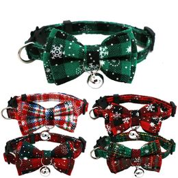 Cat Collars Leads Christmas Bowknot Small Dog Collar with Bell Plaid Snowflake Adjustable Breakaway Pet Puppy Kitten Buckle Necklace 231011