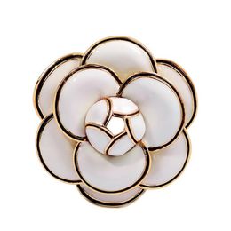 Designer Camellia Brooches High Quality Enamel Flower Brooches Multi-layer Petals Pins Fahsion Jewelry Gifts for Men Women White B265j