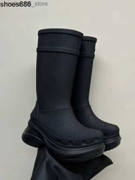 Boots Autumn and winter 2022 balenciga dark horse single product co branded hole shoes Shaking sole anti-skid thick soled high rise show boots Q231012