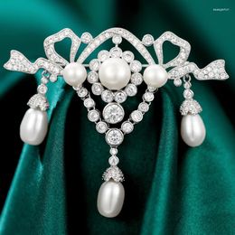 Brooches SUYU Fashionable And Versatile Corsage Tassel Cubic Zirconia Simulation Pearl Suit Coat Clothing Pins