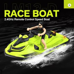 ElectricRC Boats RC Boat High Speed ​​Motorboat Waterproof 24G Radio Styrd Racing Ship Electric Speedboat Toys For Adults and Kids 231010