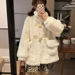 Women's Fur 2023 Winter Women Faux Coat Loose Short Lamb Wool Outwear Thicken Warm Outcoat Fashion Casual Horn Toggle Button Top