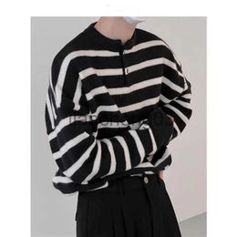 Men's Sweaters Men Autumn Sweaters Men's Ins Trendy Loose Stripe Tops Chic Round Neck Classic Black White Collar Jumper Streetwear Clothing J231012