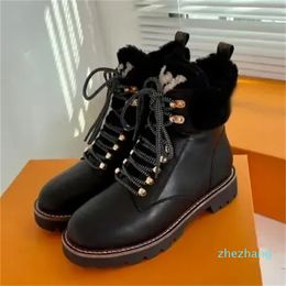 2023-Womens Designers Boots Leather Martin Ankle Chaelsea Boot Fashion Wave Colored Rubber Outsole Elastic Webbing Luxury platform