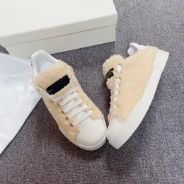 2023 new Luxury Casual shoes Travel leather Elastic sneaker fashion lady Flat designer Running 006