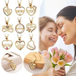 Pendant Necklaces Light Luxury Zircon Heart-Shaped Inlaid Lucky Butterfly Necklace Mama Jewelry Fine Crystal Letter Gift Retro I2W7