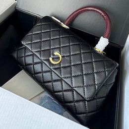 Kadın Çanta Kılıfları Çantalar Havyar Buzağı Deri Zinciri Tutlu Tek Flep Crossbody Çanta Klasik Coco Tutucu Çift Mektup Katı Toka Koyun Dinleri Omuz Tohumları