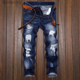 Jeans da uomo Jeans da uomo Jeans strappati Pantaloni di jeans da uomo di alta qualità dritti s Nuovi jeans da moto di marca famosa Plus SizeL231011