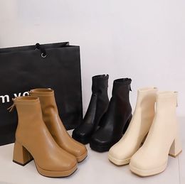 Novas botas Martin de salto alto para mulheres outono lazer edição traseira zíper Martins botas femininas plataforma impermeável couro salto alto bota de couro mulher 34-43 quente