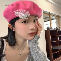 Berets Y2k Beret Feather Fashion Easy Edition Wool Artist Hat Artist Hat Spring/Summer INS Girls Watermelon Red Beret Women's WinterL2310.12