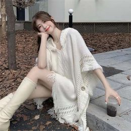 Shawls Fashionable Loose Fit Fringed Hooded Knit Shawl for Yunnan and Qinghai Travels Poncho Women 231012