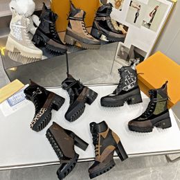 Designer Women Boots Laureate Flamingos Love Arrow Medal Shoes Winter Leather Coarse Chunky High Heels Desert Booties