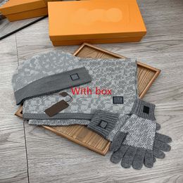 yy2023 New Scarf Hat Glove Set Designer Hat Scarf Chequered Scarf Classic 3 Piece Set Winter Warm skullcap Men Women Knitted Scarf Wool Material Skull Cap Band Box